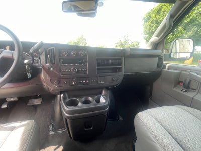 2024 Chevrolet Express Passenger 3500 1LT