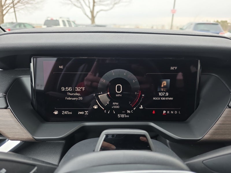 2024 GMC Acadia Denali