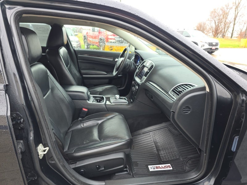 2023 Chrysler 300 Touring L