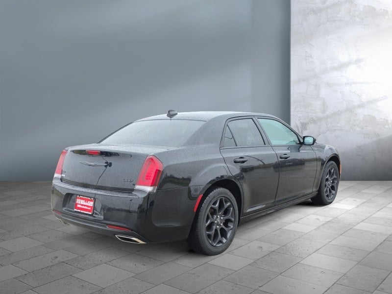 2023 Chrysler 300 Touring L