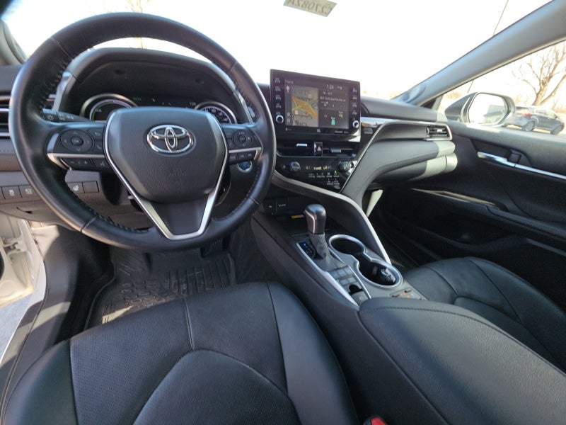 2022 Toyota Camry Hybrid XLE