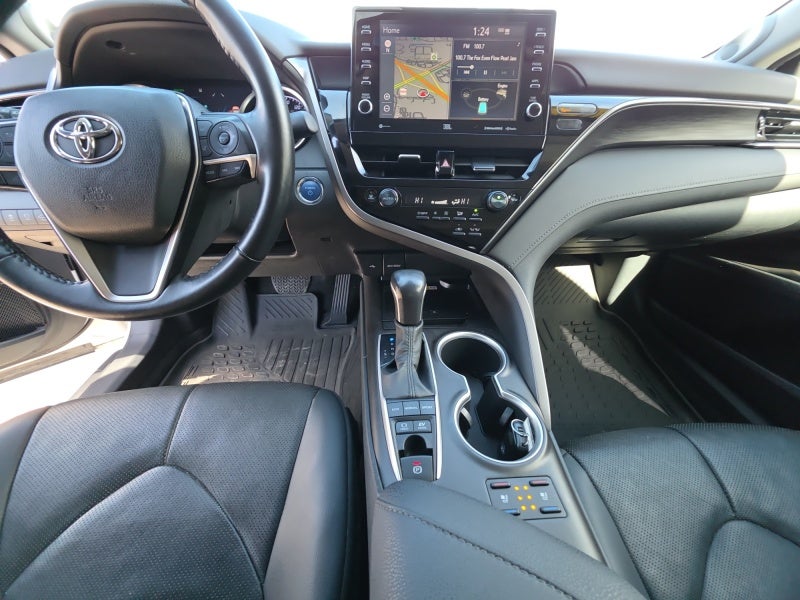 2022 Toyota Camry Hybrid XLE