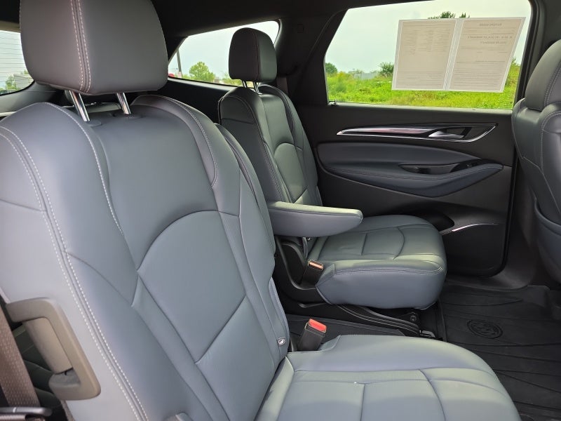 2022 Buick Enclave Essence