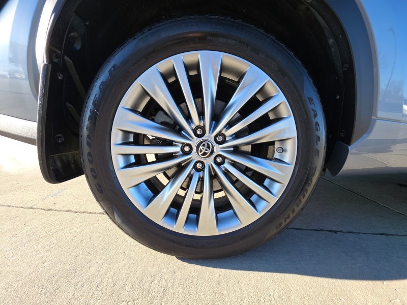 2022 Toyota Highlander Platinum