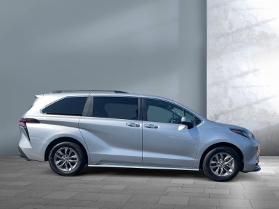 2024 Toyota Sienna XLE