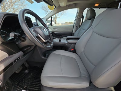 2024 Toyota Sienna XLE