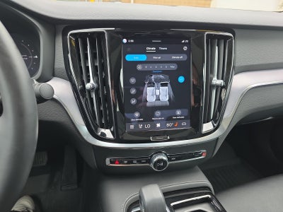 2024 Volvo S60 Recharge Plug-In Hybr Core Dark Theme