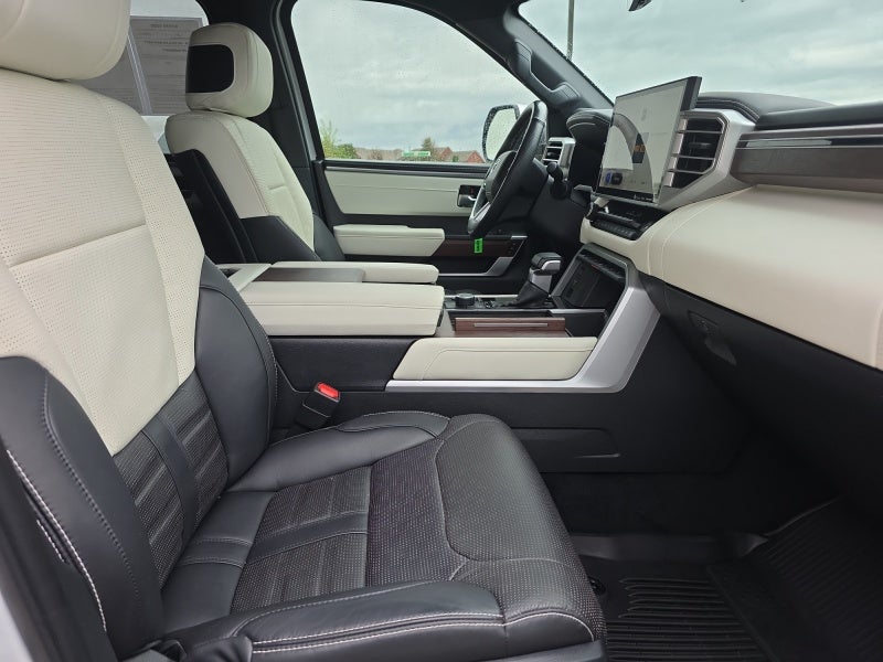 2024 Toyota Sequoia SR5