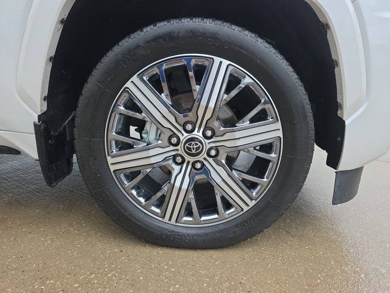 2024 Toyota Sequoia SR5