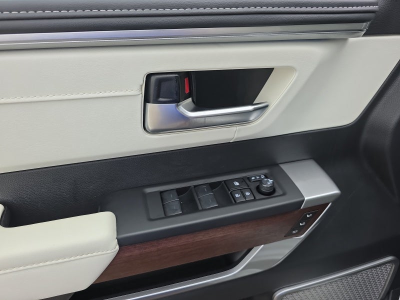 2024 Toyota Sequoia SR5