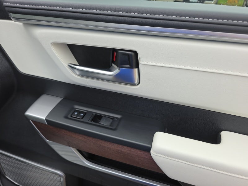 2024 Toyota Sequoia SR5