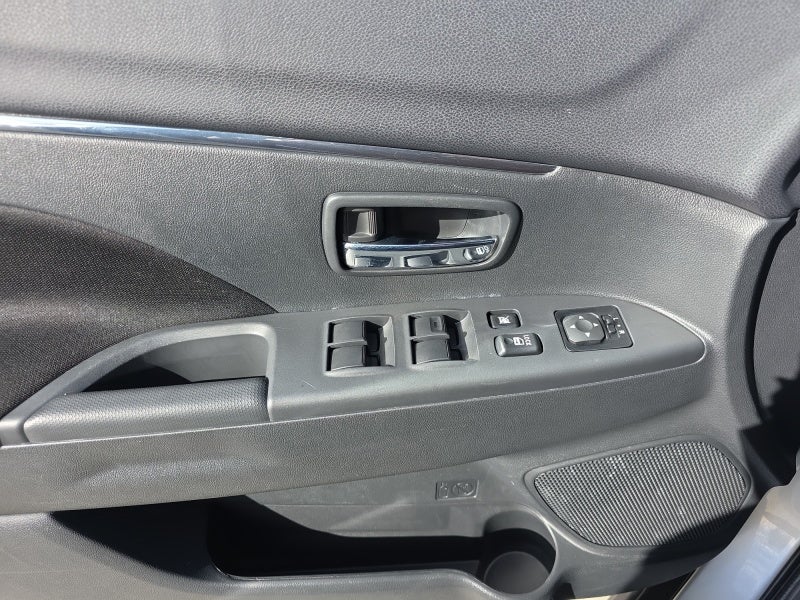 2025 Mitsubishi Outlander Sport S