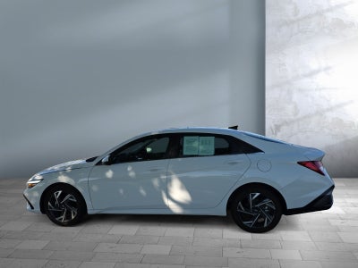 2025 Hyundai ELANTRA Limited
