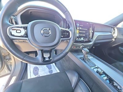 2018 Volvo XC60 R-Design