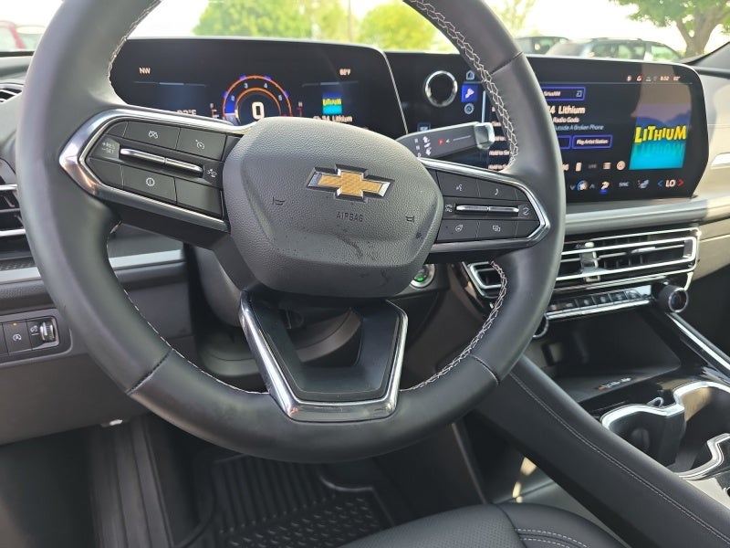 2025 Chevrolet Traverse AWD LT