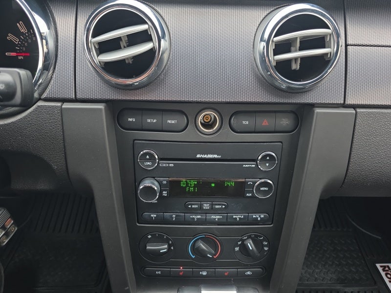 2008 Ford Mustang Deluxe