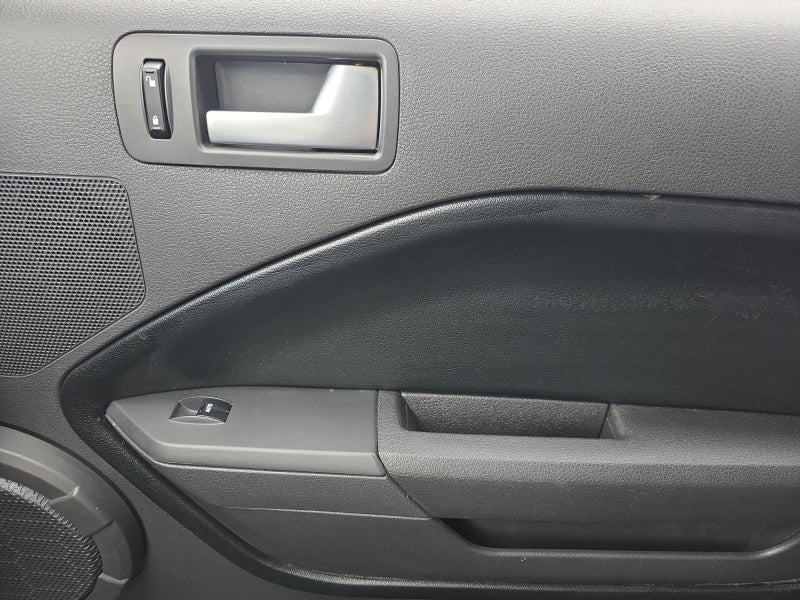 2008 Ford Mustang Deluxe