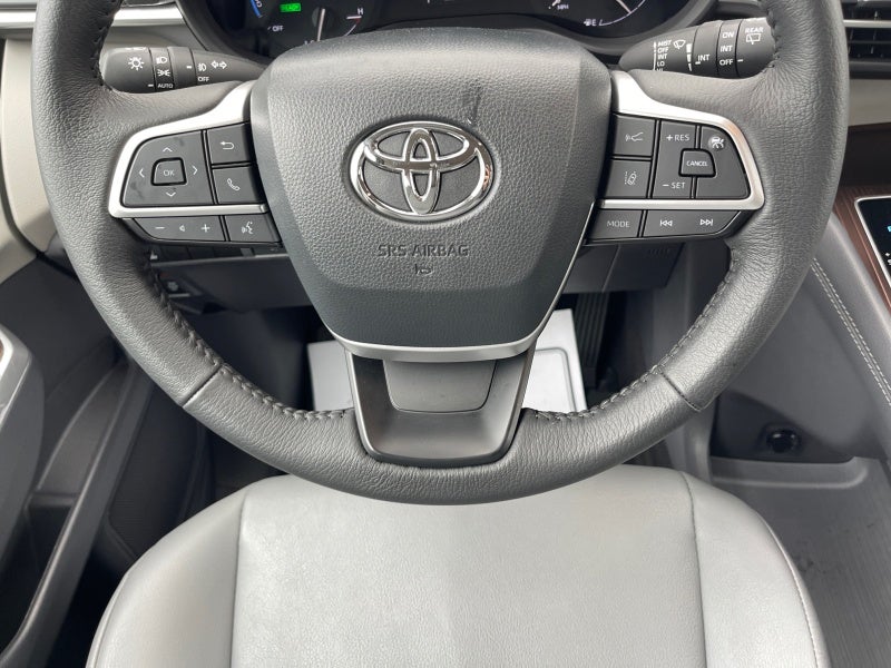 2024 Toyota Sienna XLE