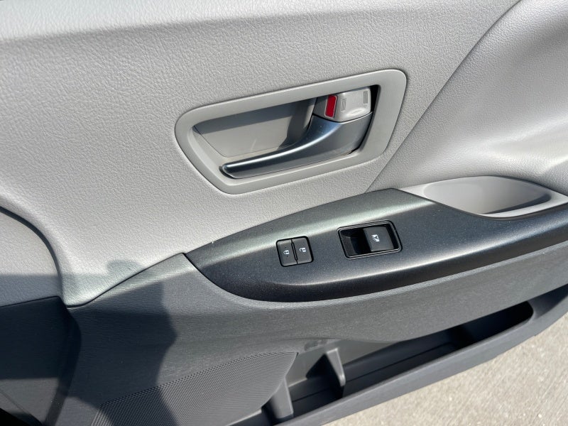 2019 Toyota Sienna LE