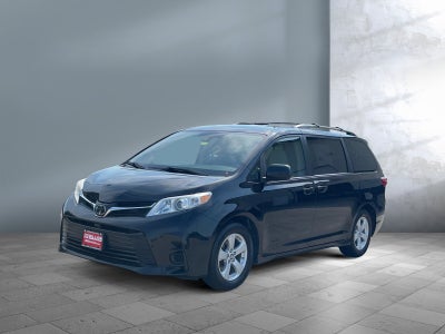 2019 Toyota Sienna LE