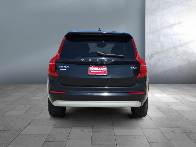 2022 Volvo XC90 Momentum