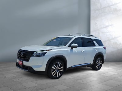 2025 Nissan Pathfinder Platinum