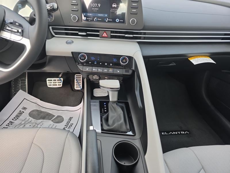 2027 Hyundai SANTA FE HYBRID SEL