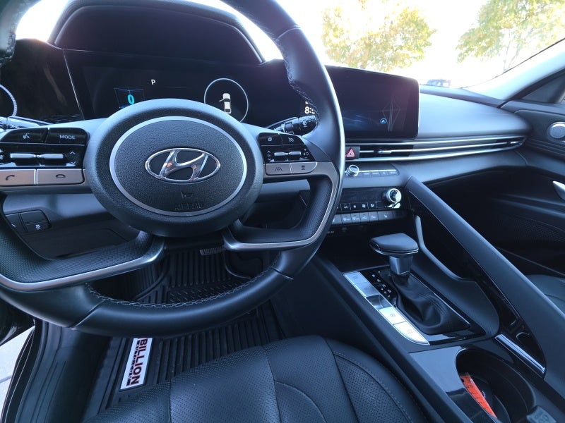 2022 Hyundai ELANTRA Limited