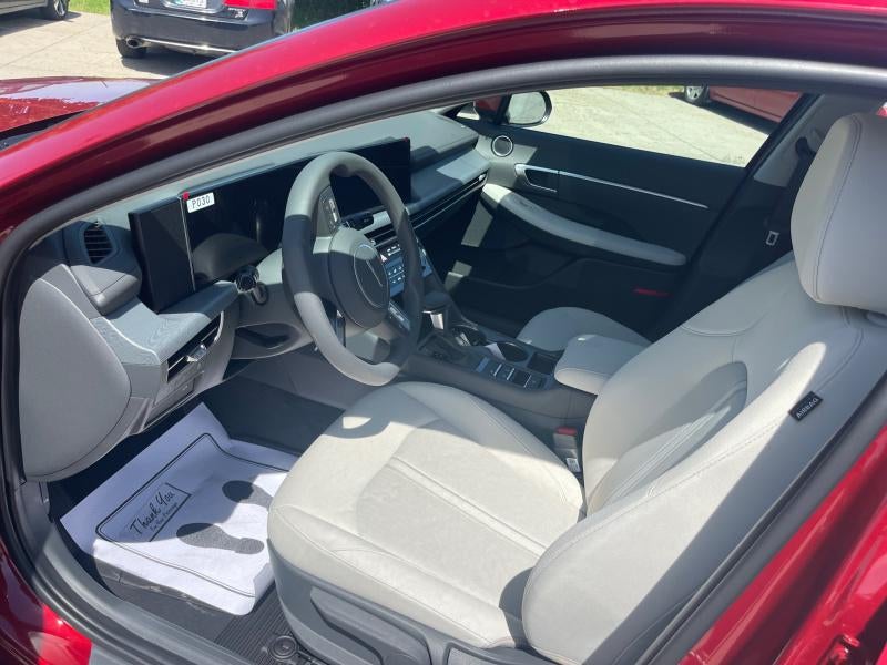 2025 Hyundai SONATA SE