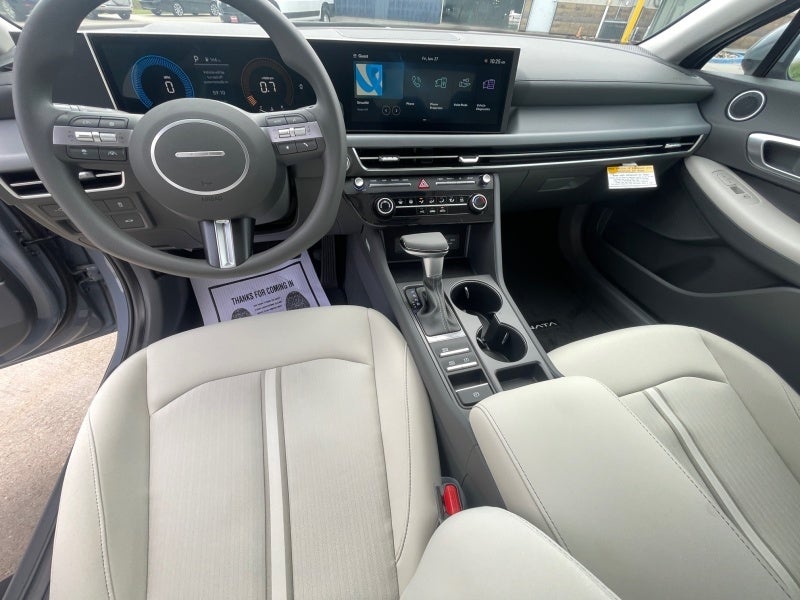 2025 Hyundai SONATA SE