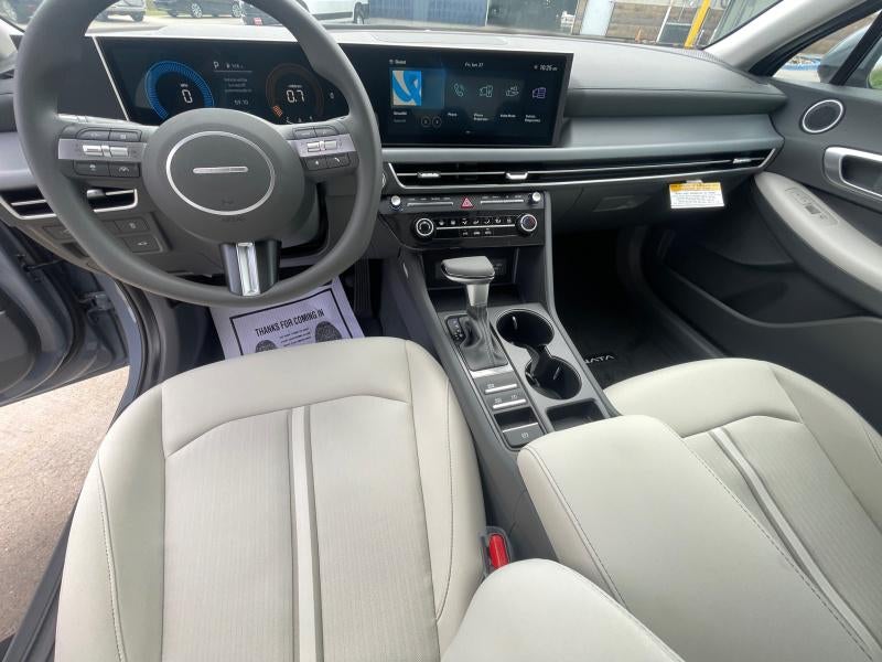 2025 Hyundai SONATA SE