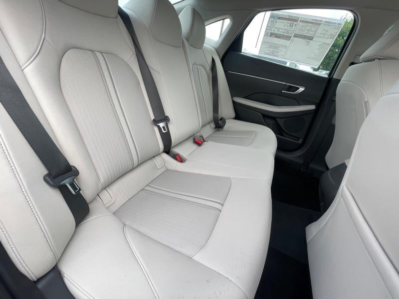 2025 Hyundai SONATA SE