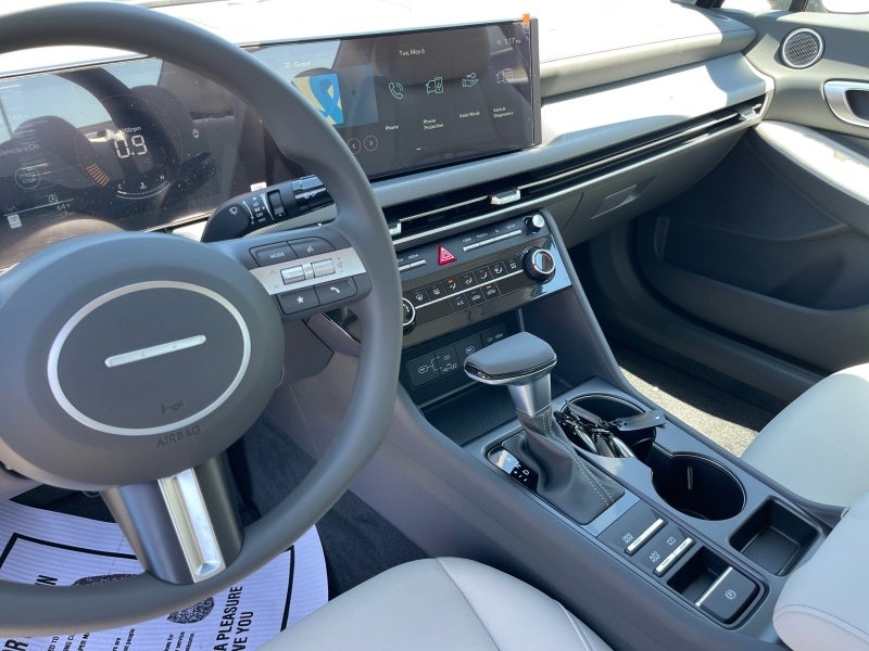 2025 Hyundai SONATA SE