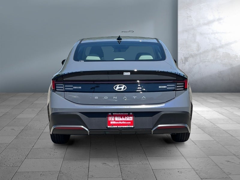 2025 Hyundai SONATA SE