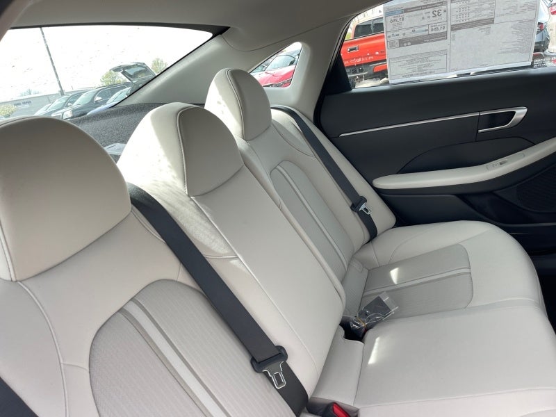 2025 Hyundai SONATA SE