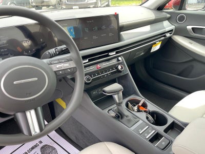 2025 Hyundai SONATA SE