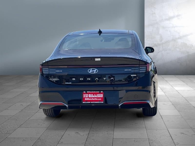 2025 Hyundai SONATA HYBRID Limited