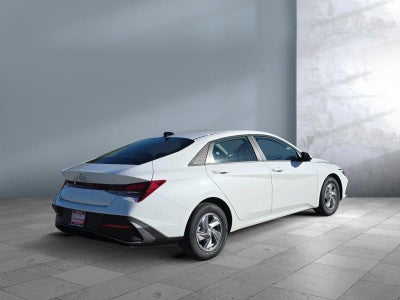 2026 Hyundai ELANTRA SE