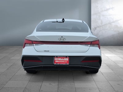 2024 Hyundai ELANTRA SE