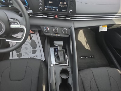 2026 Hyundai ELANTRA SE