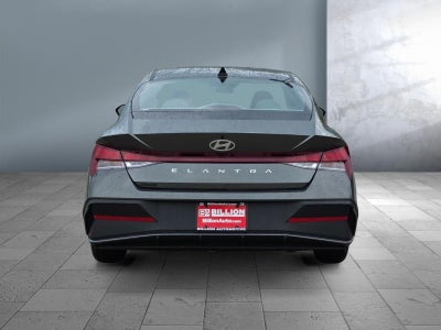 2026 Hyundai ELANTRA SE