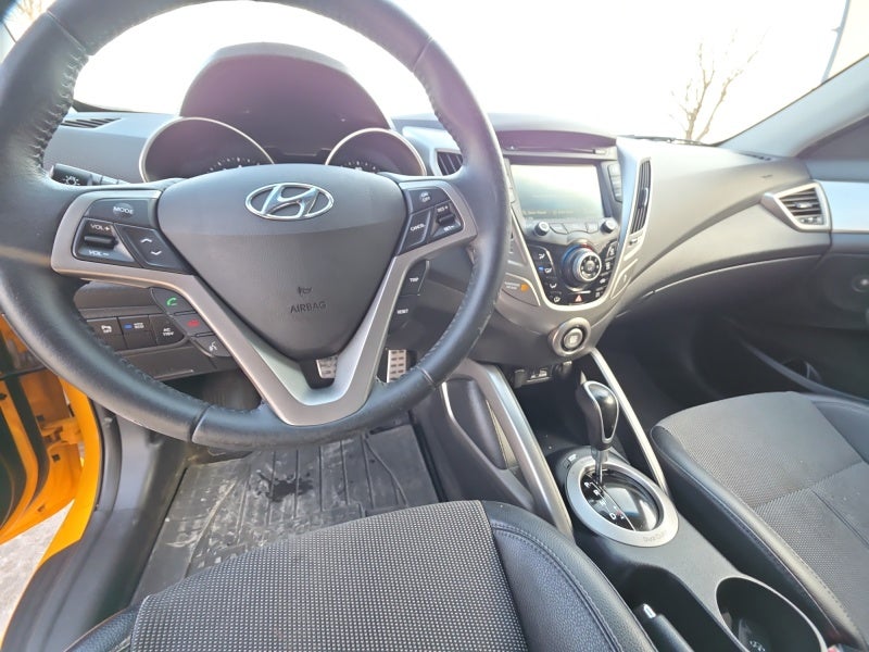 2013 Hyundai VELOSTER W/Black Int