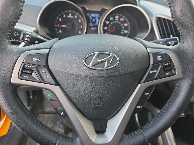 2013 Hyundai VELOSTER W/Black Int