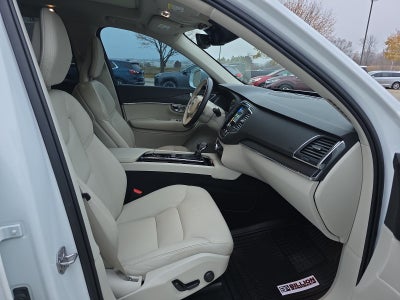 2020 Volvo XC90 Momentum