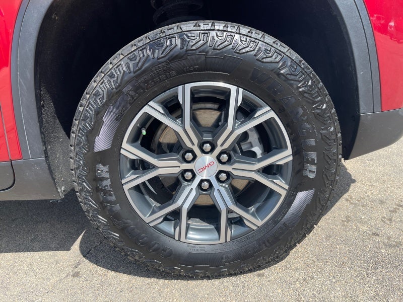 2025 GMC Acadia AWD AT4