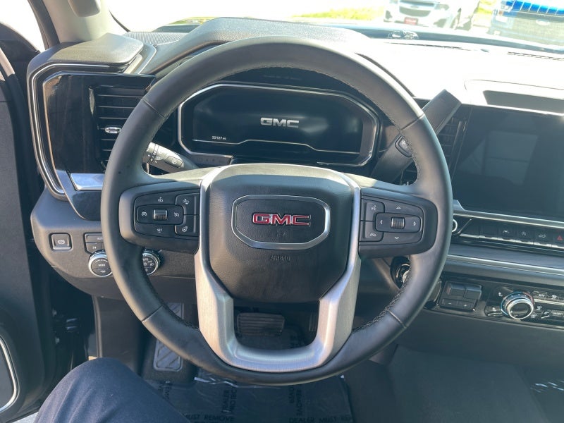 2025 GMC Sierra SLT