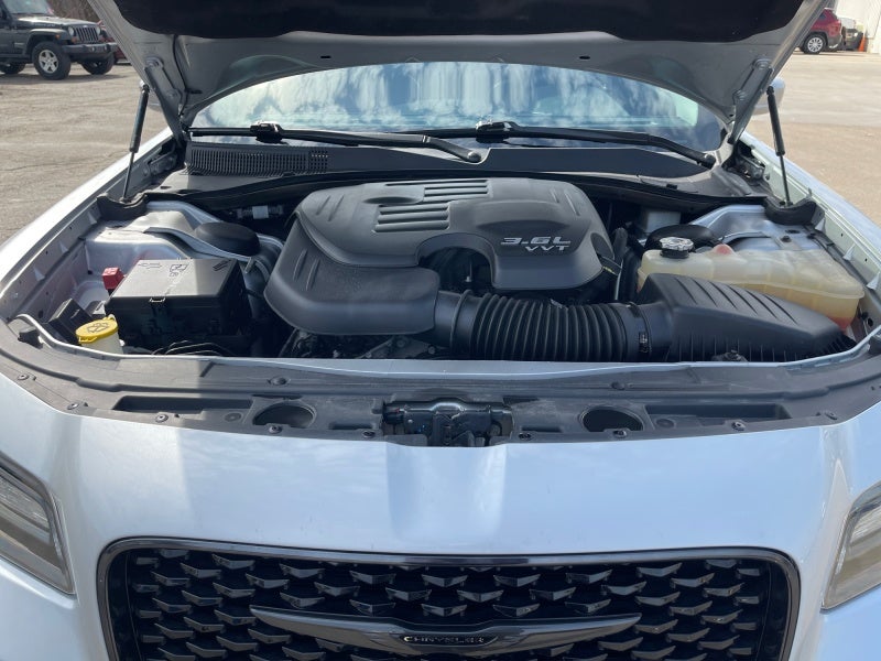 2022 Chrysler 300 Touring L