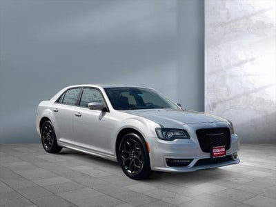 2022 Chrysler 300 Touring L