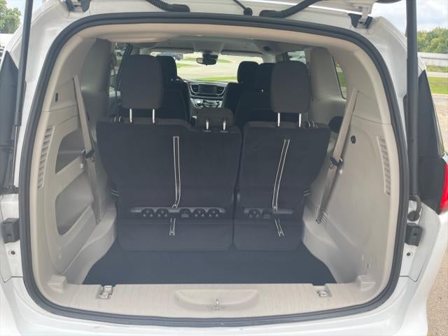 2024 Chrysler Voyager LX