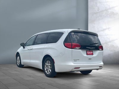 2024 Chrysler Voyager LX
